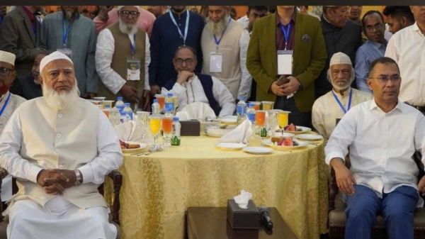 আইনকানুনের চাইতে সমাজের স্বাভাবিক সভ্যতা-ভব্যতা অনেক বেশি কার্যকরী ও সুদূরপ্রসারী