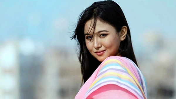 জুলাইয়ে রাজপথে নামা ভুল ছিল শীর্ষক মন্তব্য করেননি অভিনেত্রী চমক